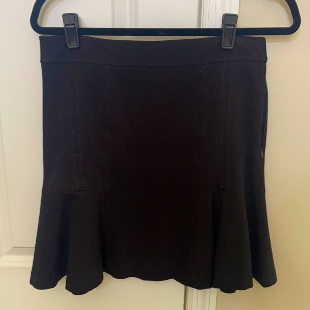 White House Black Market pleated black skirt Sz 2